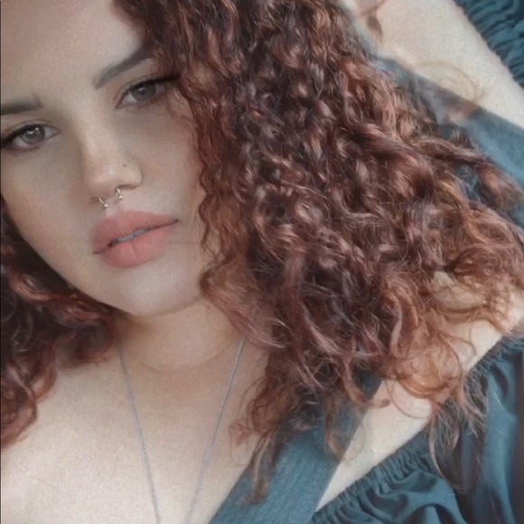 Meet your Posher, Alejandra - Picture 1 of 1